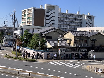 あつた蓬莱軒の行列